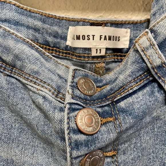 Brand new with tags juniors jeans size 11 - Picture 4 of 4